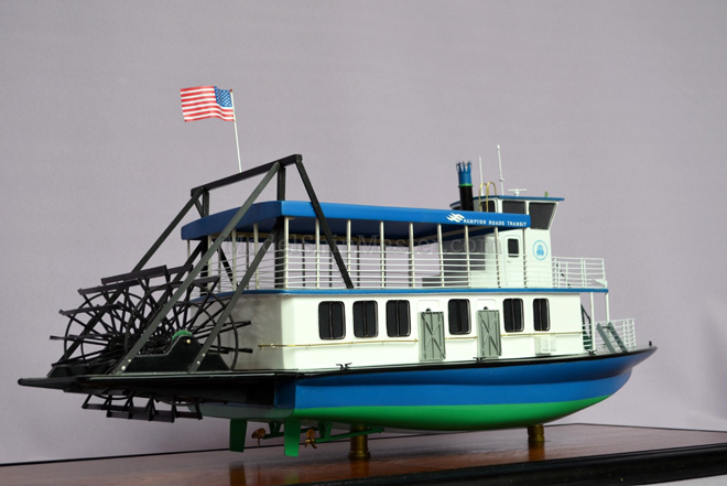 ELIZABETH FERRY model